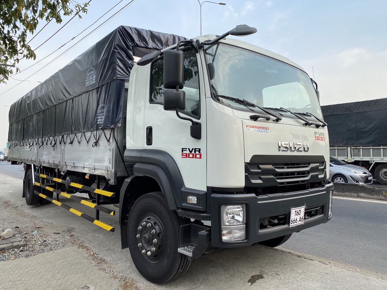 XE TẢI 8 TẤN ISUZU FVR900 thùng dài10m