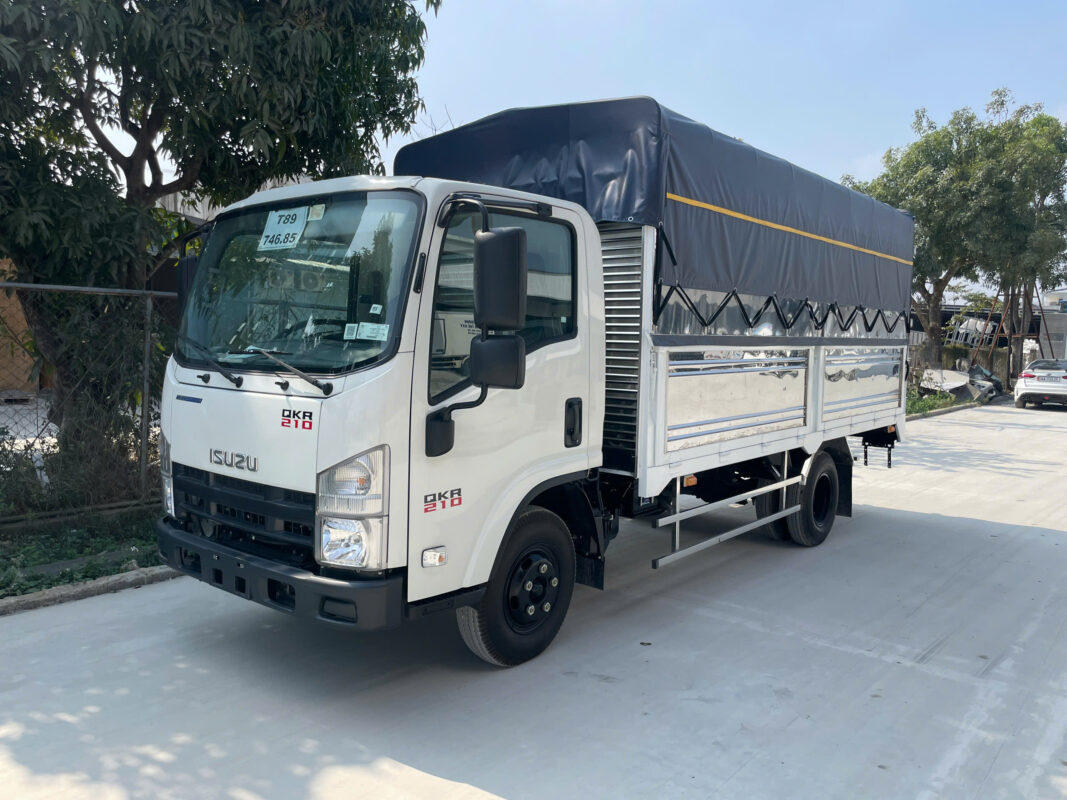 Xe Tải Isuzu QKR77HE5A 1.9 Tấn Thùng Bạt
