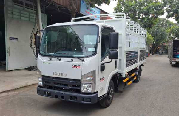 Xe Tải Isuzu QKR77HE5 2.7 Tấn Thùng Bạt